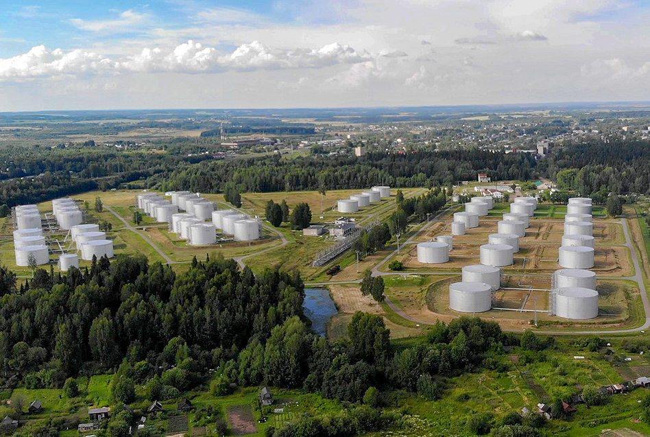 Українські дрони підкорюють нові російські нафтобази