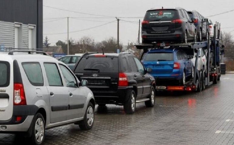 МВС: В Україну за місяць ввезли рекордну кількість автомобілів