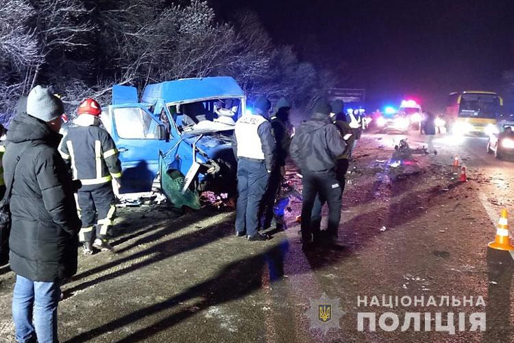 На Тернопільщині потрапив у ДТП автобус, дев’ятеро потерпілих