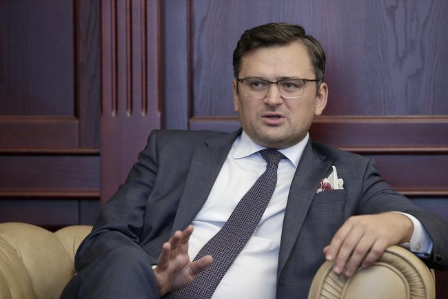 Окупанти. Очільник МЗС Кулеба назвав єдиний статус Росії на Донбасі і в Криму