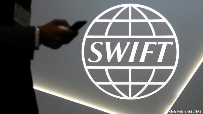 ЄС відключив від SWIFT сім російських банків