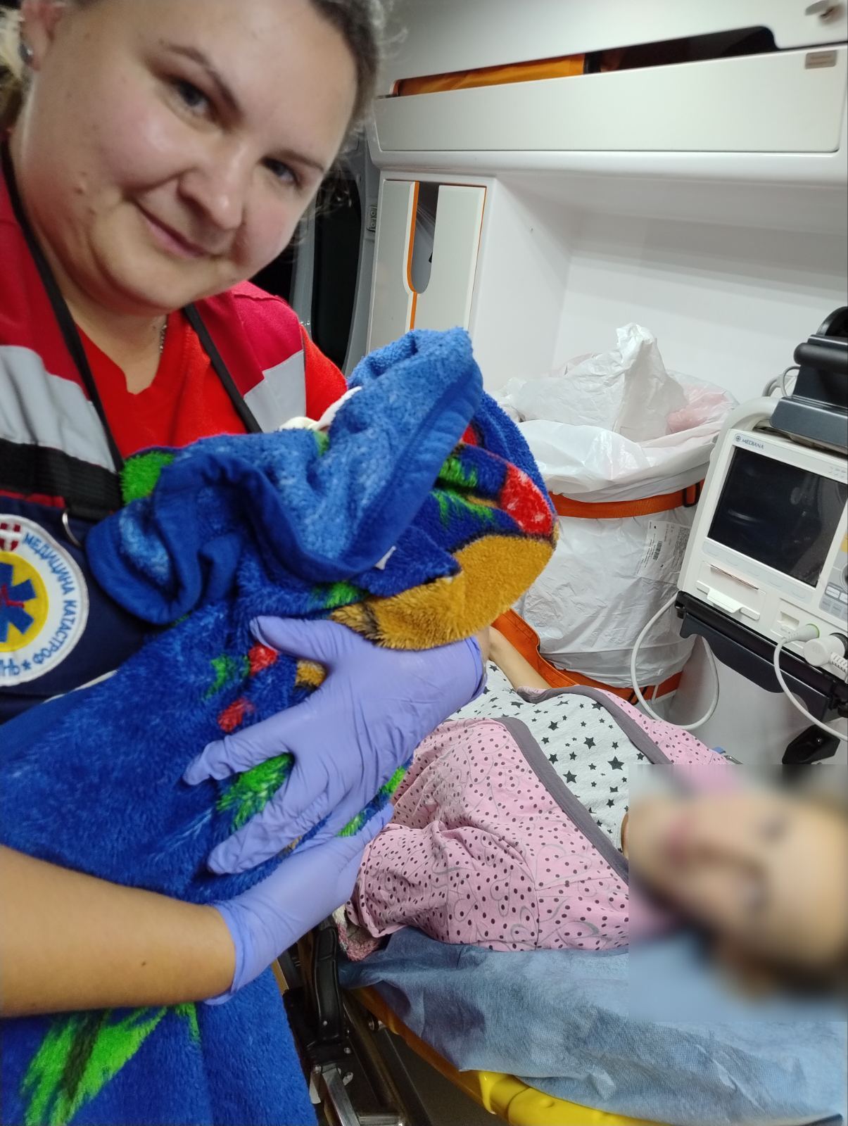 На Волині жінка народила дитину в машині швидкої допомоги