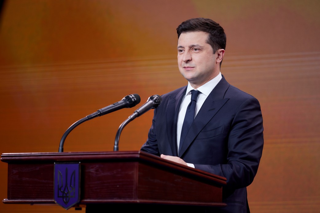 "Неможливо перемогти військо, чисельність якого невідома" - Зеленський привітав волонтерів з міжнародним днем