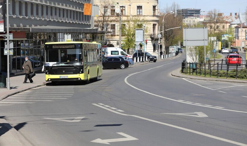 У Львові змінять рух транспорту та перекриють частину вулиць