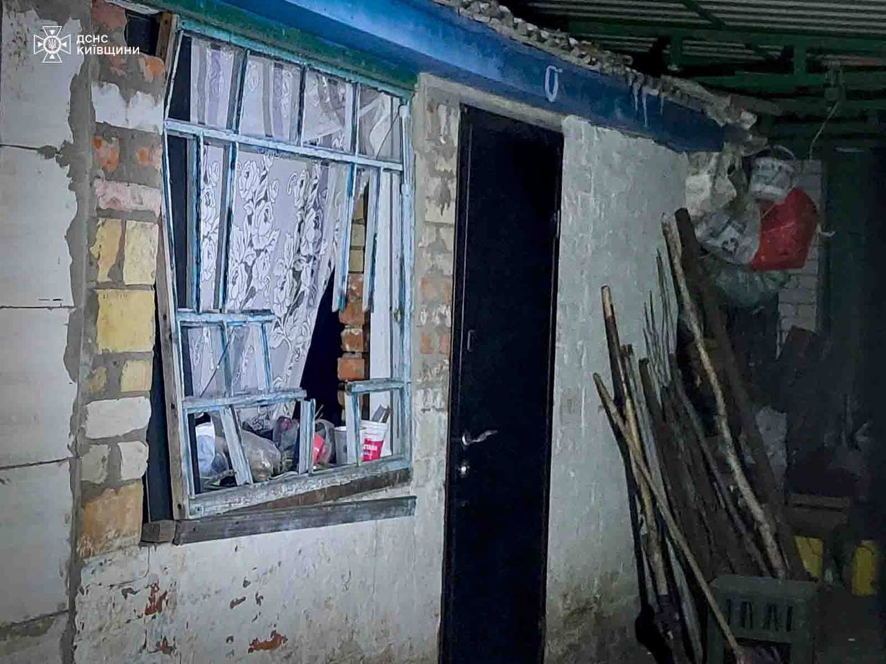 Вночі ворожі дрони атакували Київщину: відомі наслідки атаки (фото)