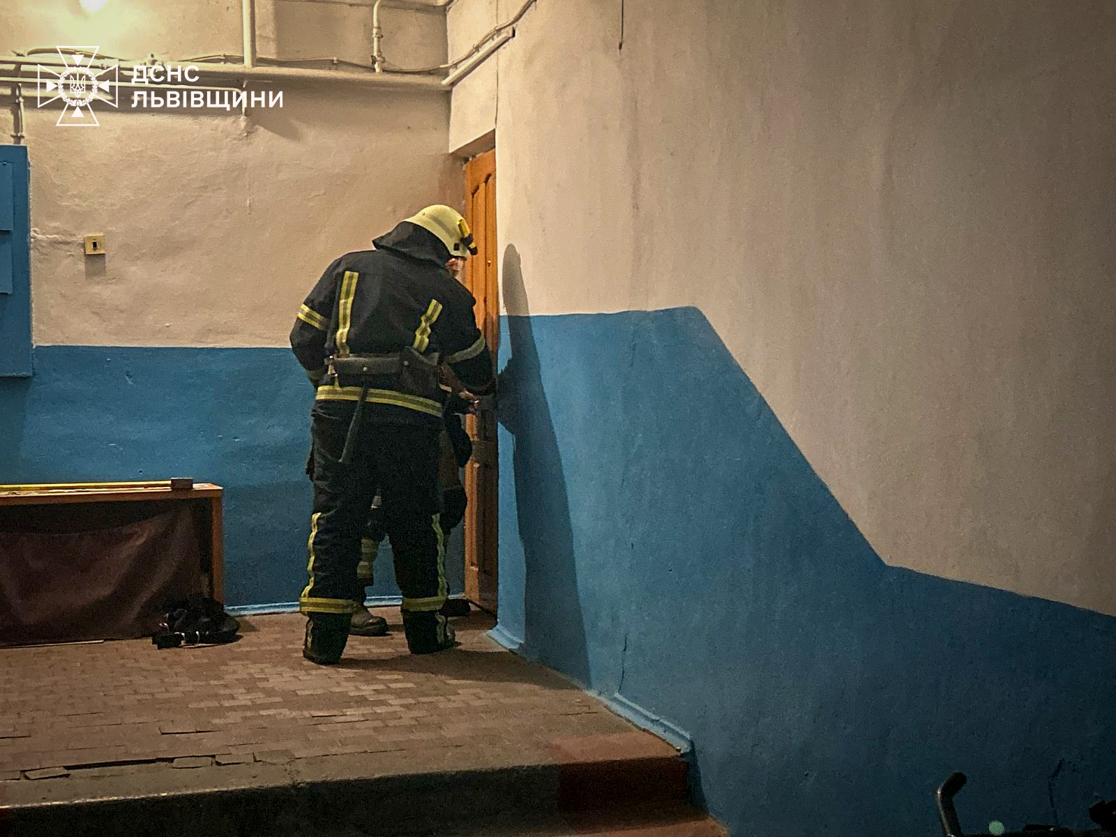 На Львівщині чоловік ледь не загинув через залишену на плиті їжу