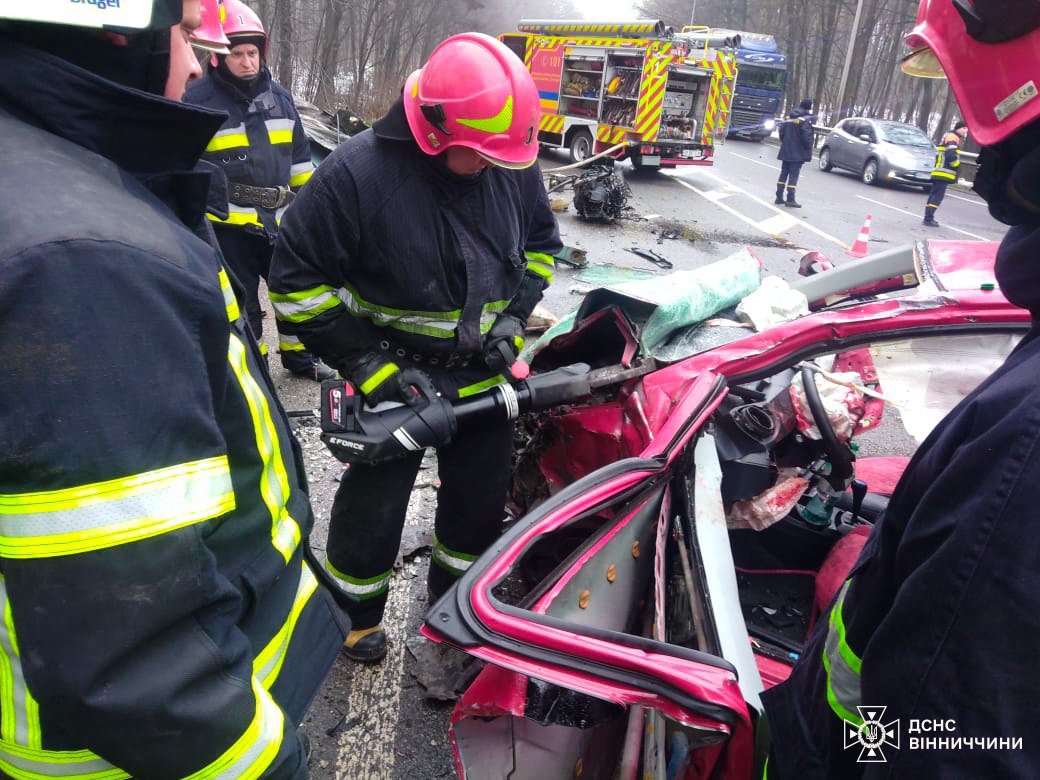 Моторошна ДТП поблизу Вінниці: рятувальники повідомили деталі