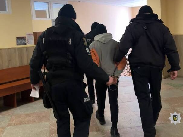 Не міг заспокоїти і вдарив. На Київщині 18-річний батько вбив немовля