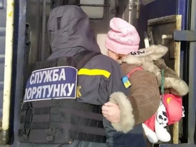 З двох громад на Харківщині вже евакуювали майже 160 дітей