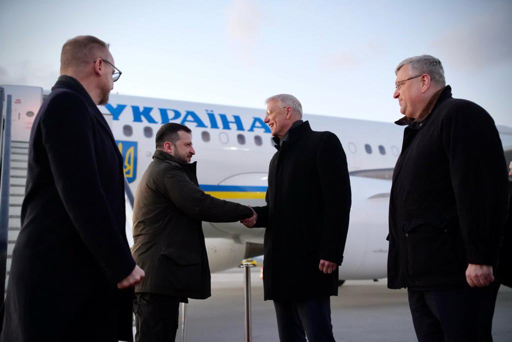 Зеленський після візиту в Таллін прибув у Ригу