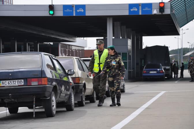 Через пункт пропуску «Краківець-Корчова» не пускатимуть пасажирські автобуси