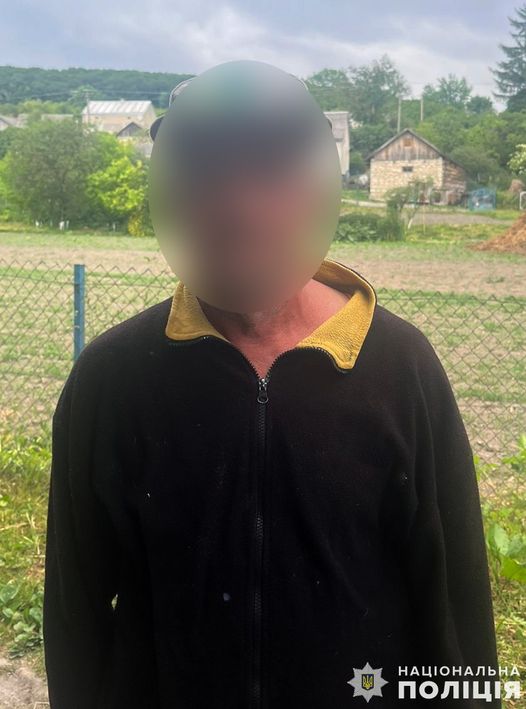 Сапкою та палицею по голові: на Львівщині затримали чоловіка, який жорстоко побив свого брата