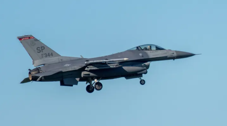 У США розбився винищувач F-16