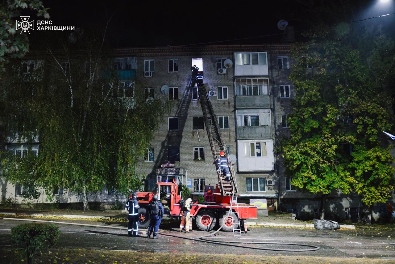 На Харківщині ворожа ракета влучила в землю біля багатоповерхівки: є загибла та поранені (фото)