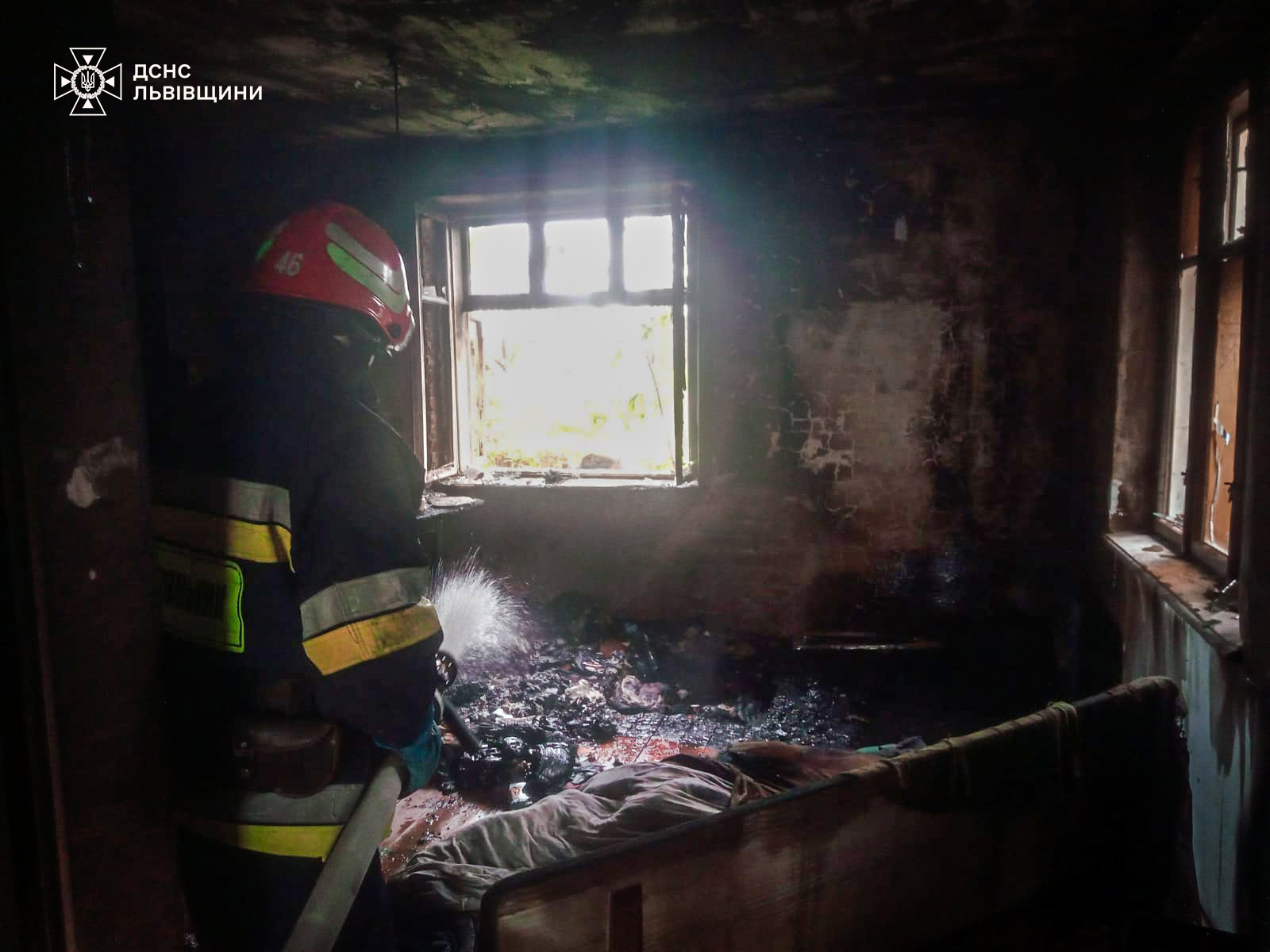 На Львівщині горів житловий будинок