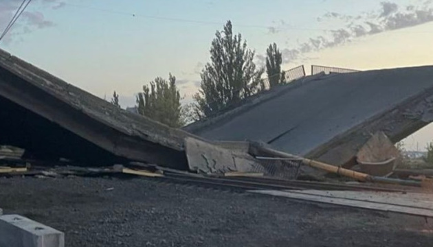 Окупанти знищили ще один міст у Покровську