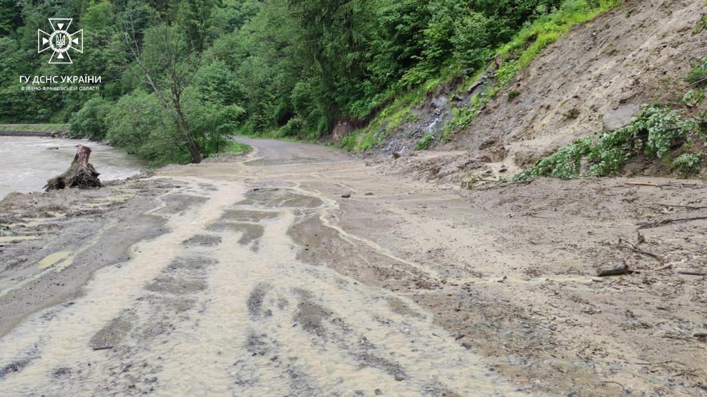 Туристів попередили про небезпеку в горах. Радять відмовитися від походів