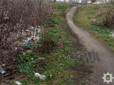 На Полтавщині на смітнику знайшли немовля