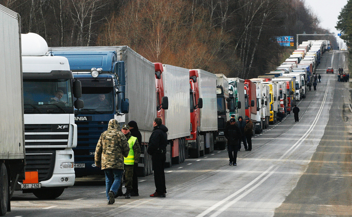 Прикордонники розповіли, скільки пунктів пропуску на кордоні блокують польські фермери