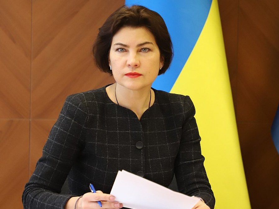Розстріляний конвой із дітьми. Венедіктова опублікувала фото нових звірств окупантів на Київщині