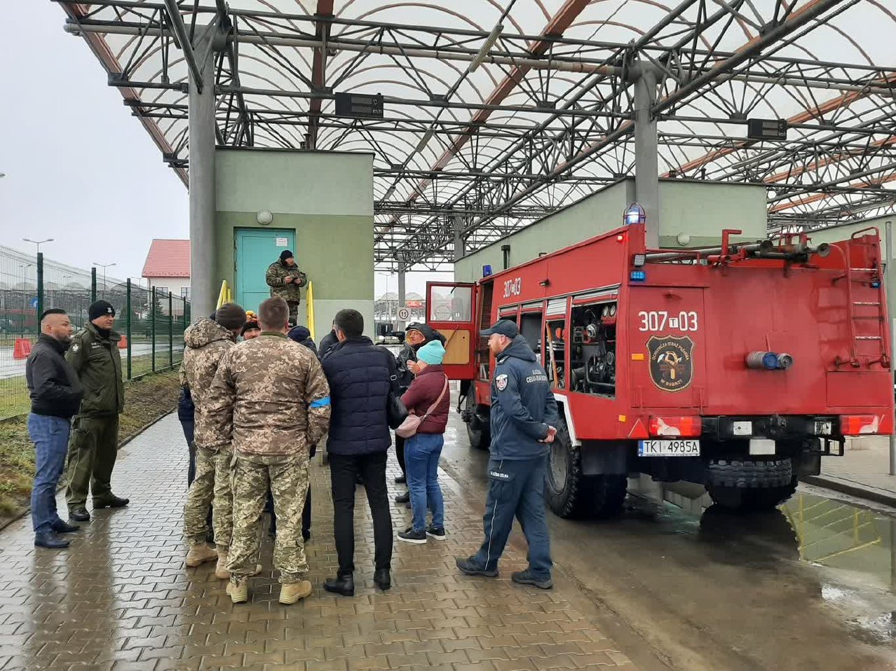 Львів отримав від Польщі дві пожежні машини та швидку допомогу – Лопачак