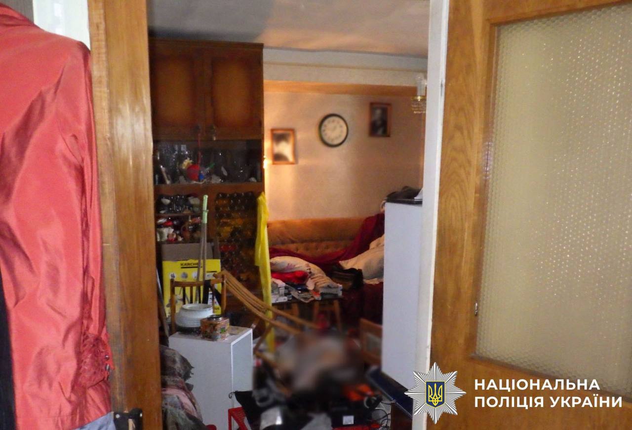 У Києві чоловік до смерті побив свою матір, а потім намагався ввести поліцію в оману