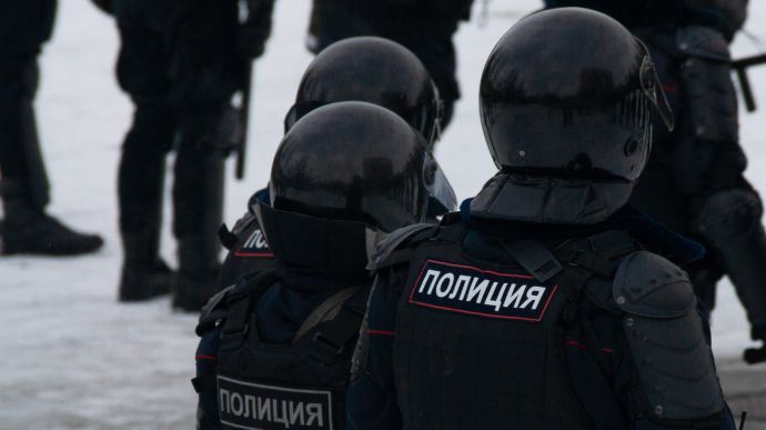 Ранок у Мелітополі почався з "бавовни". Постраждав "поліцейський"