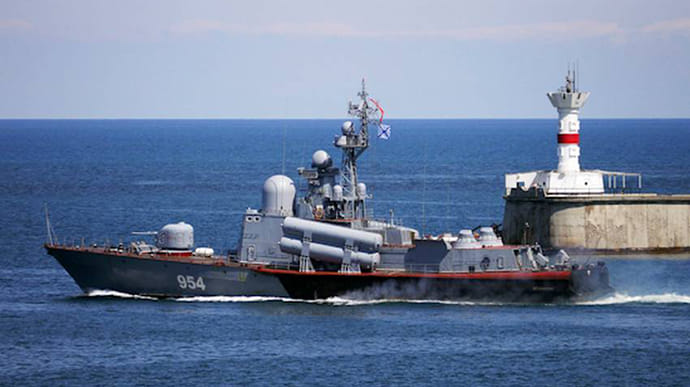 Російські кораблі відмовилися допомагати українському судну, який подавав сигнал лиха у Чорному морі