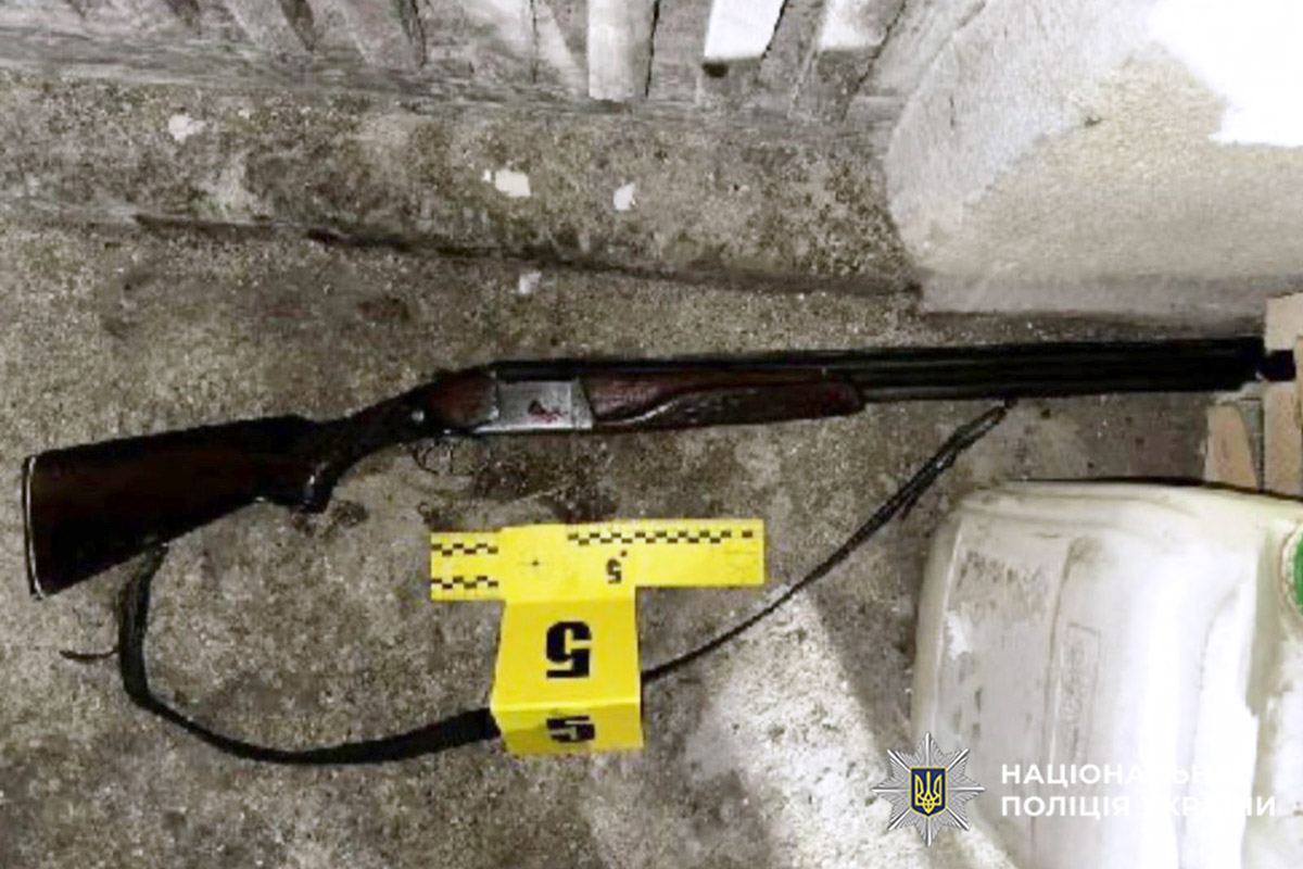 На Хмельниччині чоловік застрелив дружину і намагався скоїти самогубство: деталі