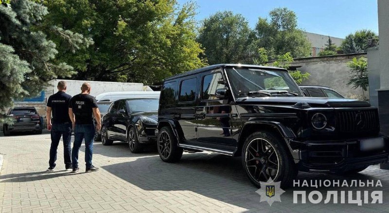 Ошукали військових на 46 млн грн: Нацполіція з молдавськими колегами викрила злочинне угруповання