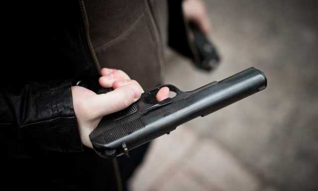 У Чернівцях 14-річний підліток посеред вулиці вистрелив собі в голову