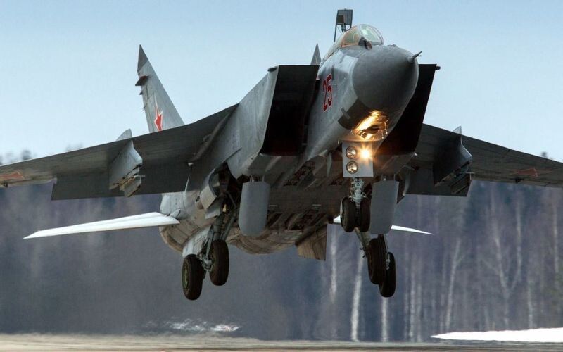 Зліт російського МіГ-31К: тривога лунає по всій Україні