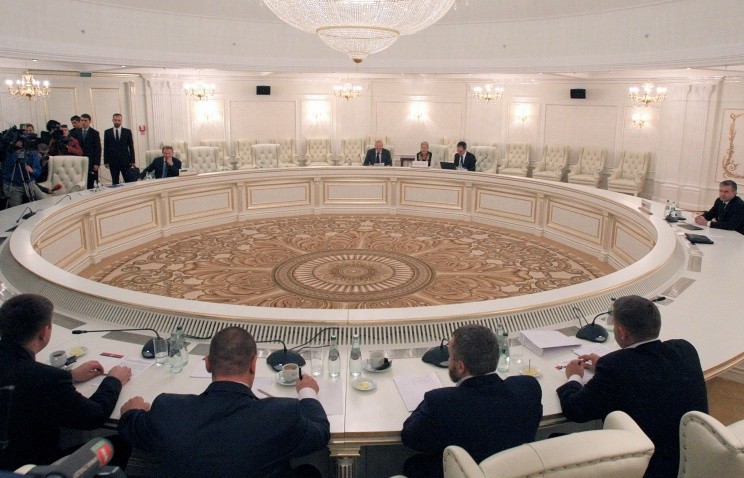 Тристороння контактна група домовилася про припинення вогню на Донбасі
