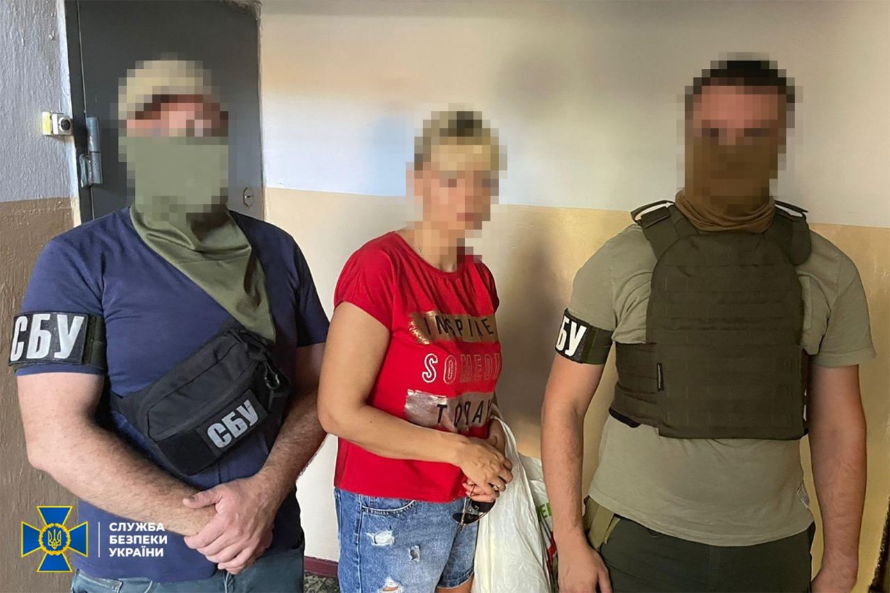 Мешканка Херсона зливала локації у місті для обстрілу з "Градів" і "Шахідамив"