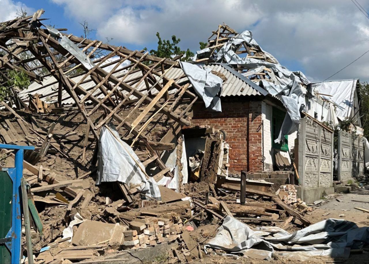 Військові РФ вдарили по Дніпровському району: постраждали вісім осіб