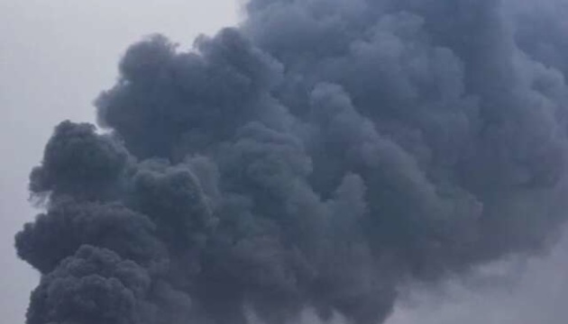 У Росії заявили, що вночі збили дрони неподалік НПЗ у Волгограді