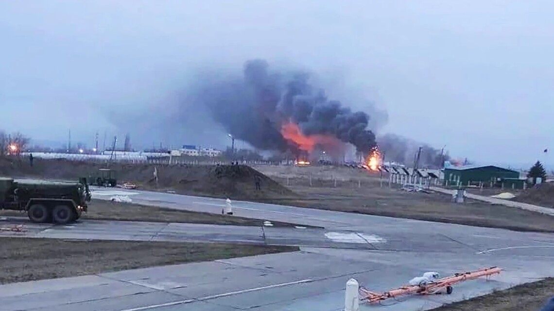 Росія передислокувала авіацію після вибухів на аеродромах