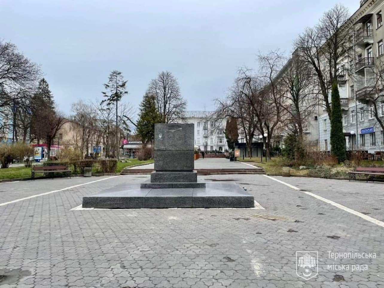 У Тернополі демонтували пам'ятник Пушкіну