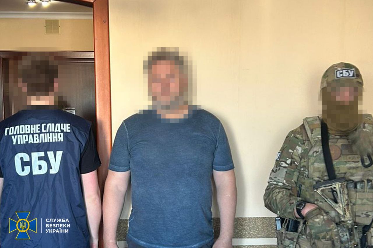 Переправляв ухилянтів за кордон: депутату Волинської облради оголосили підозру (фото)