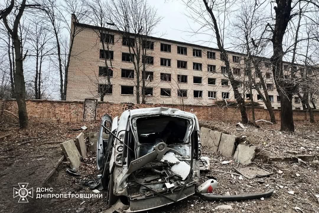 У ДСНС показали наслідки удару по Кривому Рогу (фото)