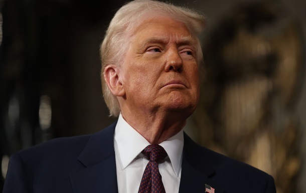 Трамп назвав Байдена "деструктивним дебілом" у Великодньому привітанні