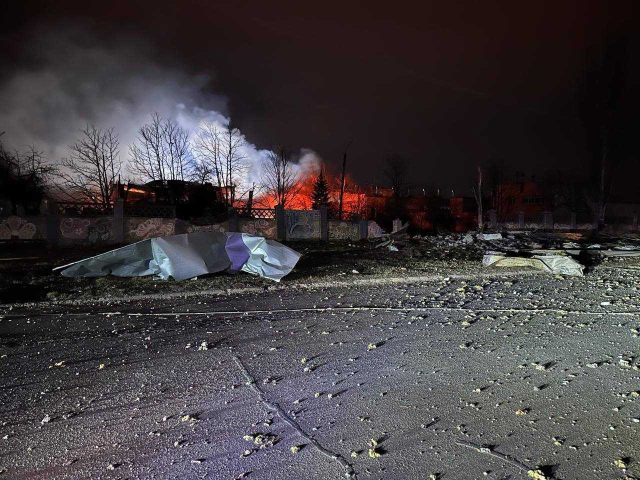 Бєлгород і Курськ під масованим обстрілом: дрони знову «в гостях» у Росії