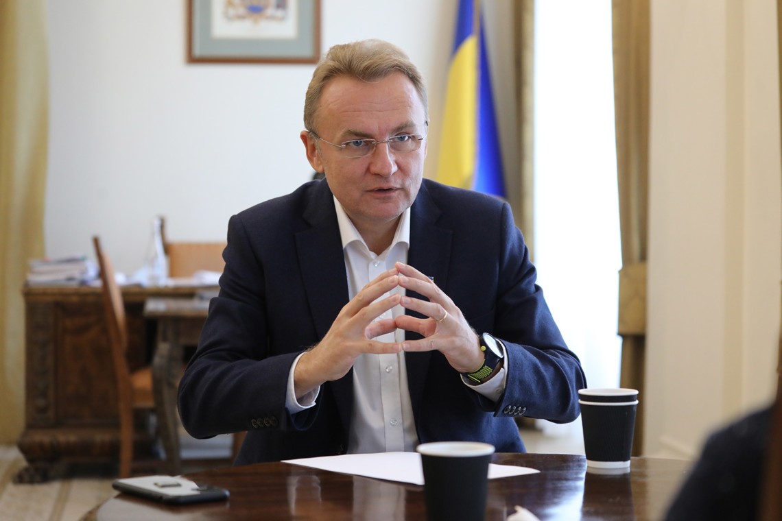 Стало відомо, хто облив Садового на площі Ринок у Львові: Фото нападника