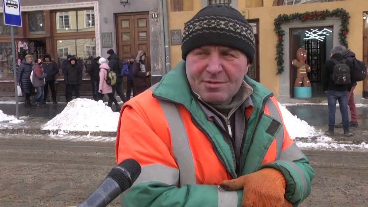 Снігопади повернулися до Львова і наробили проблем на дорогах