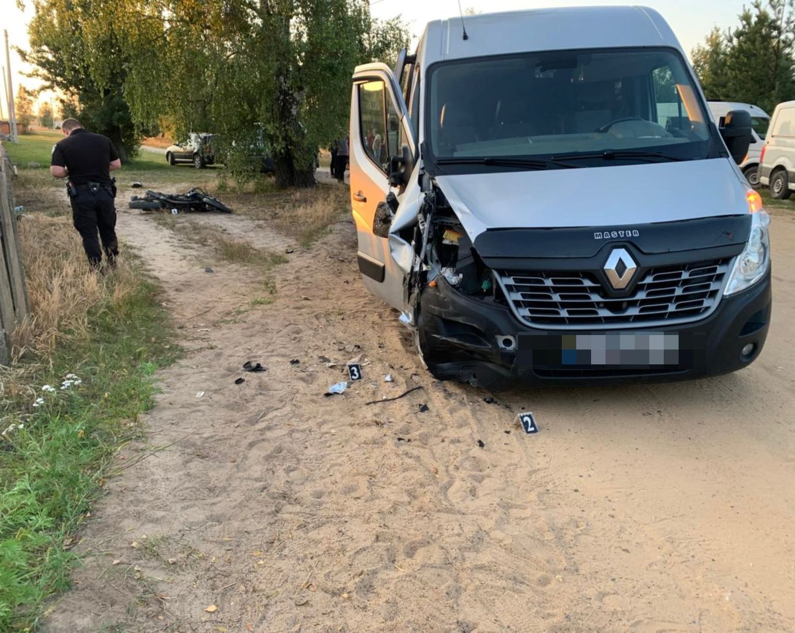 На Волині діти на мотоциклі в’їхали в мікроавтобус - вони в реанімації
