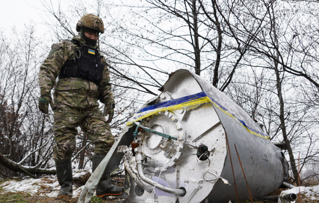 Львівські вибухотехніки показали, як знешкодили збиту ракету Стрийському районі