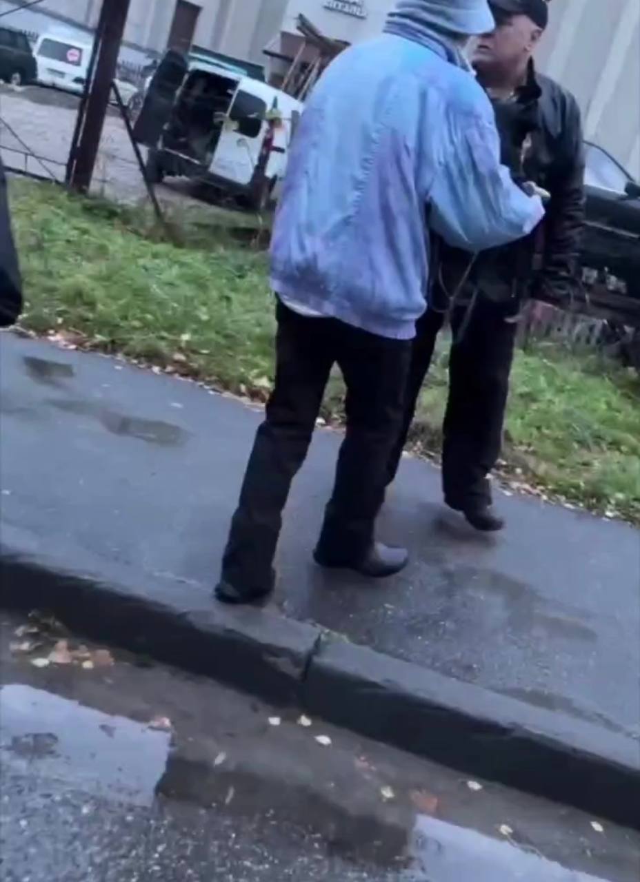 У Львові пенсіонер ударив ножем військового через собаку