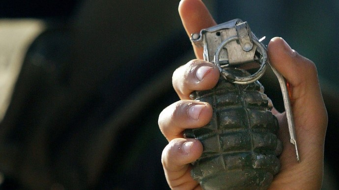 У центрі Луцька чоловік підірвав гранату