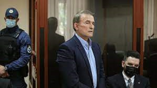 Схеми: Підсанкційний Медведчук реконструює свій палац у 2000 кв м на 114 приміщень