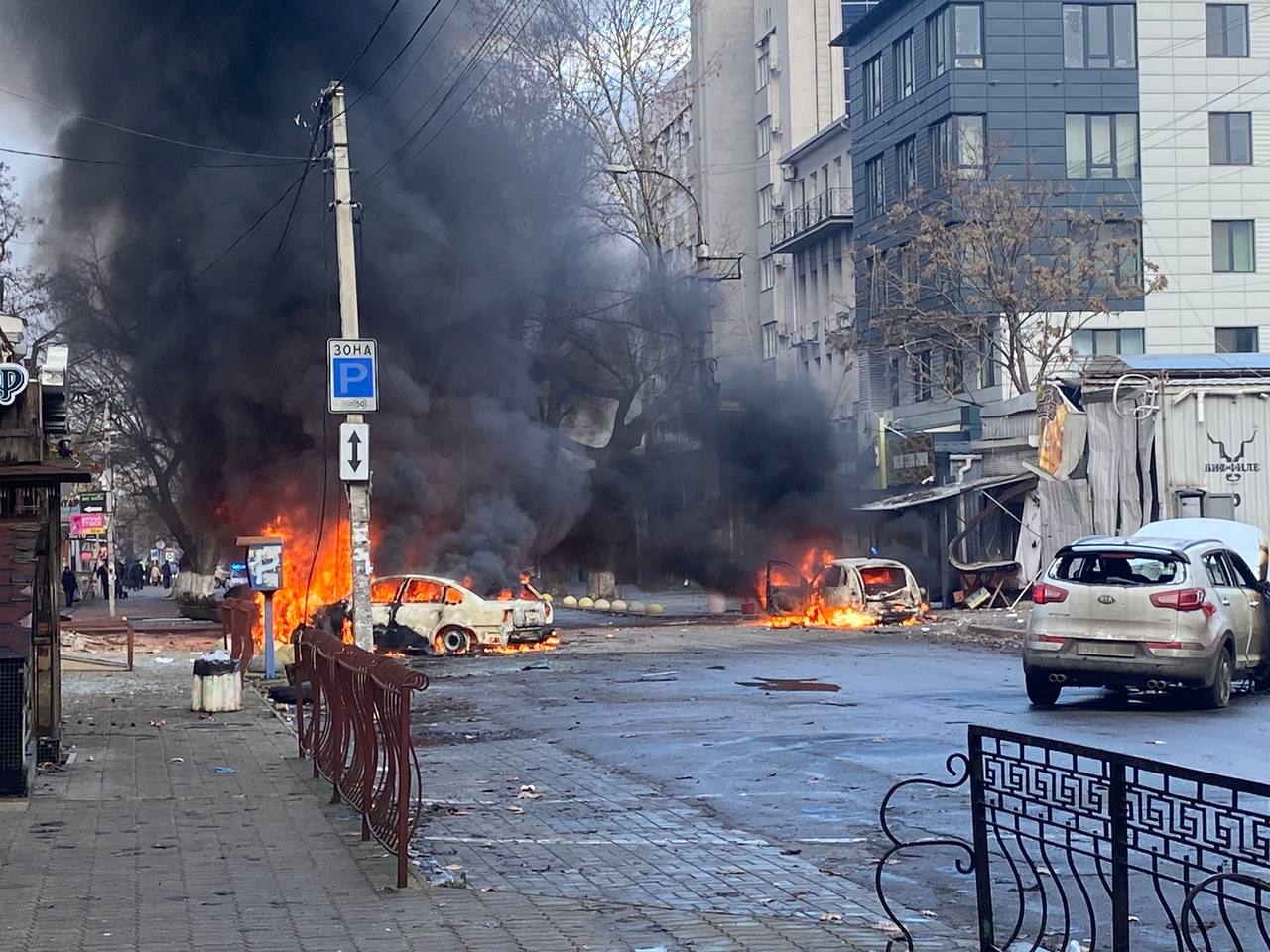 Росія вдарила по центру Херсона. Є загиблі та десятки поранених